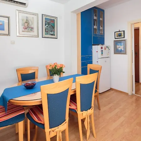 Apartment Comfortable And Fully Furbished In Center Split