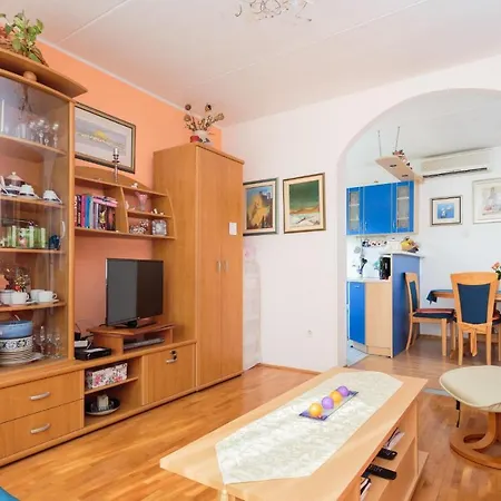 Comfortable And Fully Furbished In Center Apartamento Split