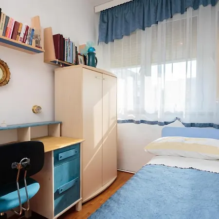 Comfortable And Fully Furbished In Center * Split
