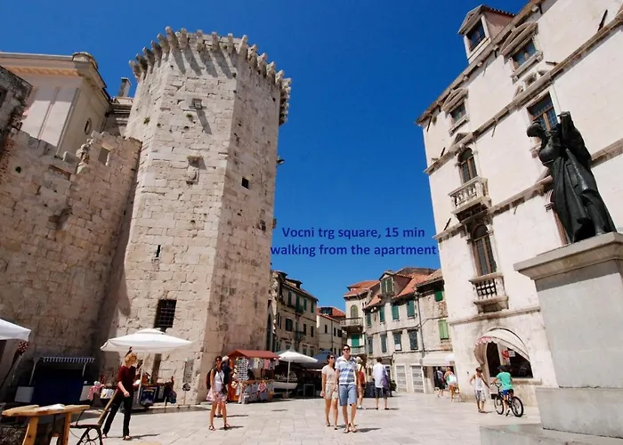 Comfortable And Fully Furbished In Center *