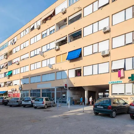 Apartment In Center With Massage Chair