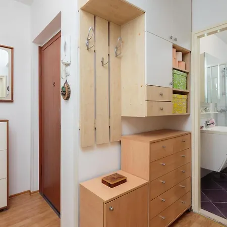 Appartement Comfortable And Fully Furbished In Center