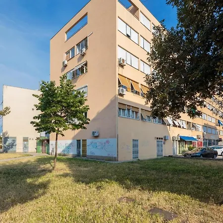 Apartment In Center With Massage Chair